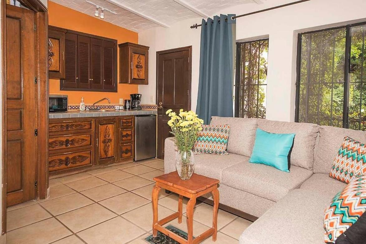 Enjoy Ac In Our Guest Room At Inn Ajijic Exteriör bild